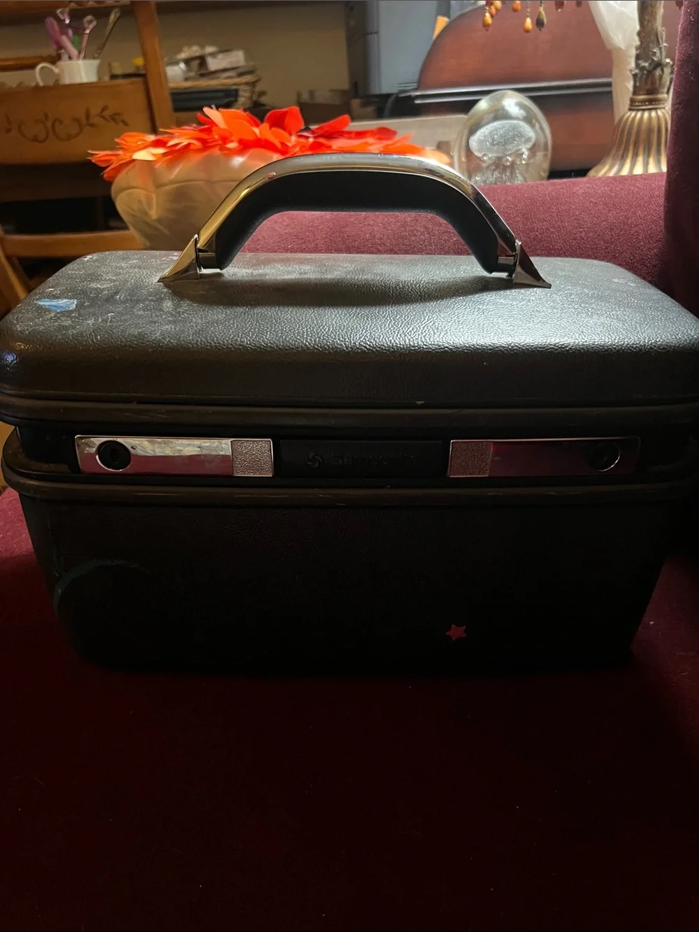 Samsonite Hard Shell train Case with Chrome Accents as is